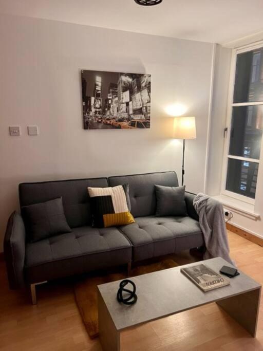 Trendy One Bedroom Apartment Glasgow Luaran gambar
